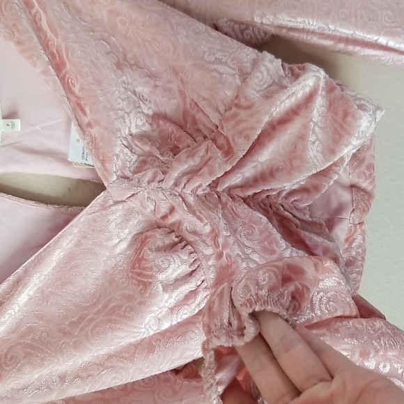 Self Esteem Juniors Pink Velvet Cropped Sweater. - Picture 3 of 7